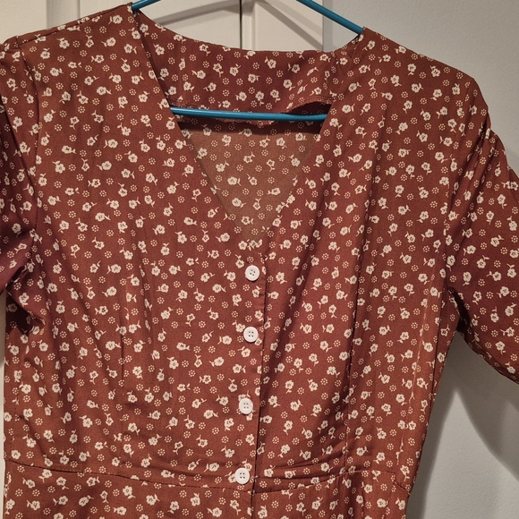 Floral Button-Down Dress - Picture 2 of 5